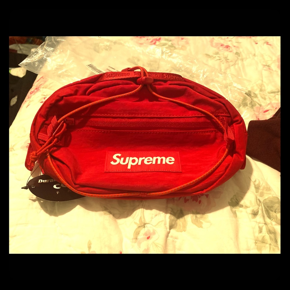 SUPREME Fanny pack